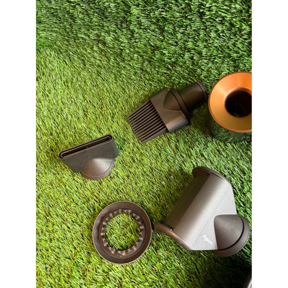 Dyson Supersonic Hair Dryer Iron Copper HD07 with 5 Magnetic Attachments - Picture 5 of 10